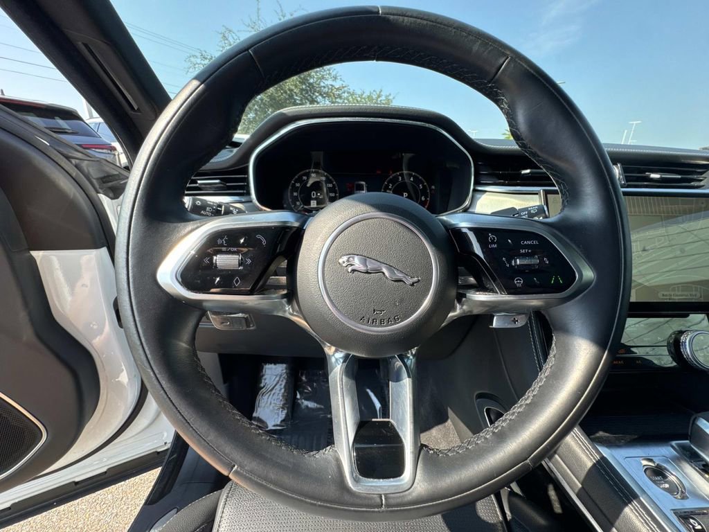 Used 2024 Jaguar F-PACE R-Dynamic S image 21