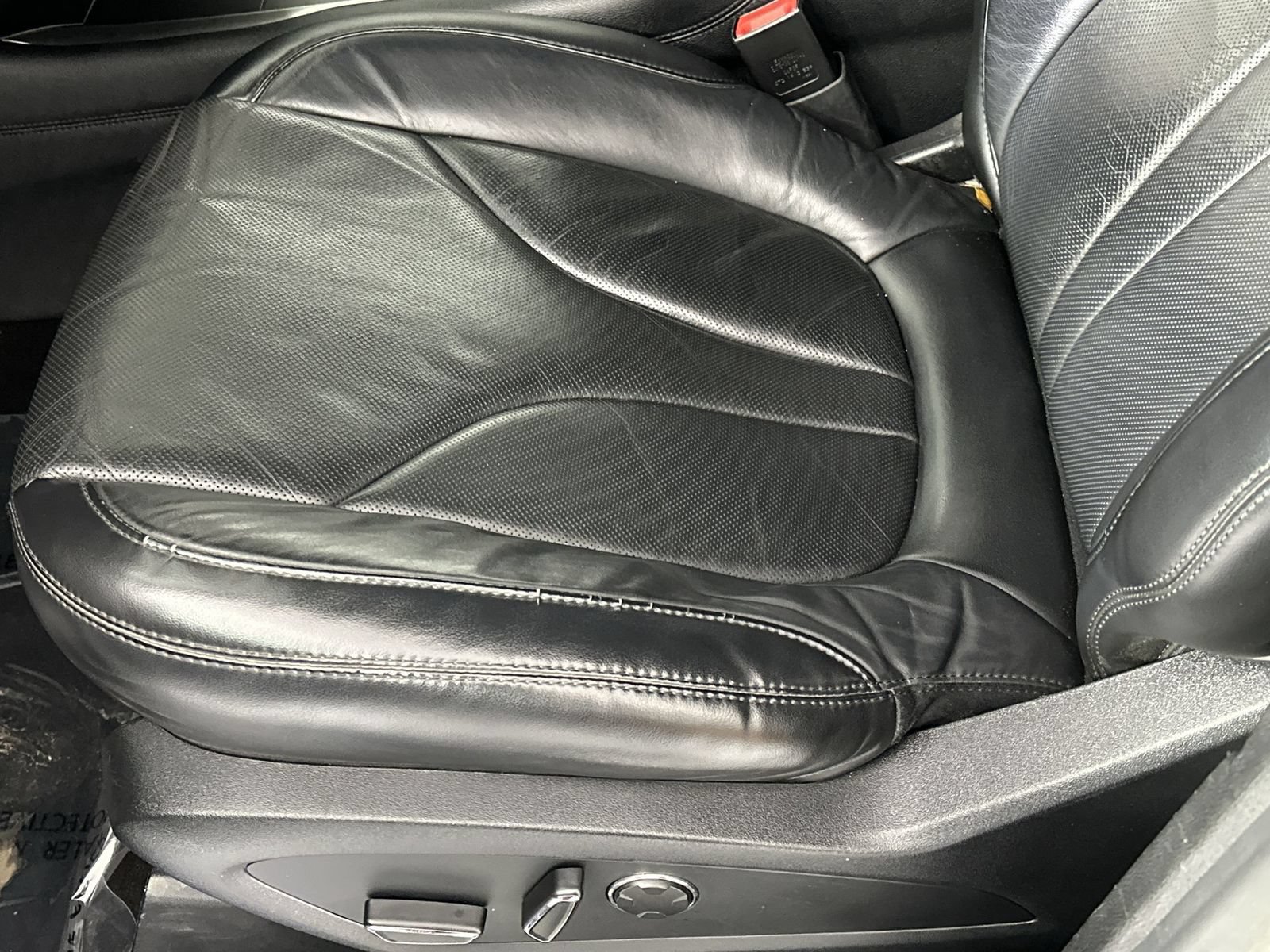 Used 2019 Lincoln MKC Reserve FWD image 12