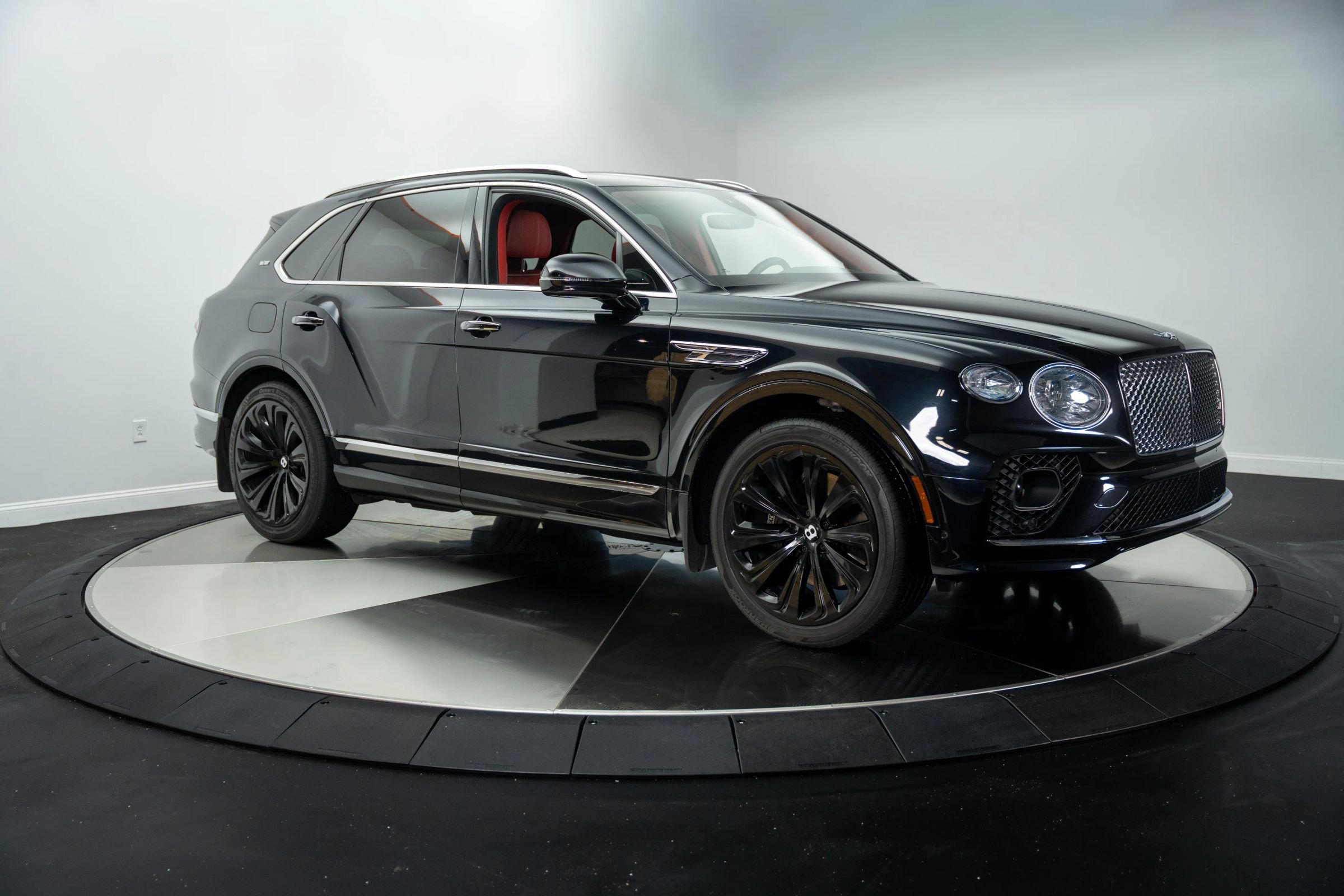 Used 2021 Bentley Bentayga w/ First Edition Specification image 12