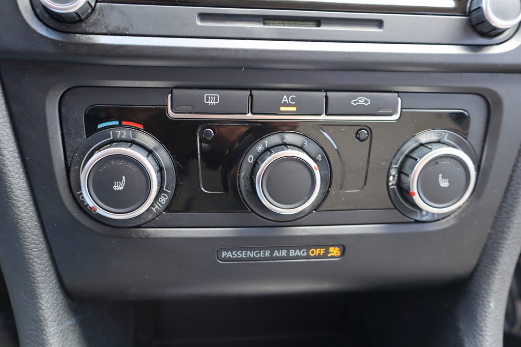 Used 2011 Volkswagen Jetta TDI FWD image 24