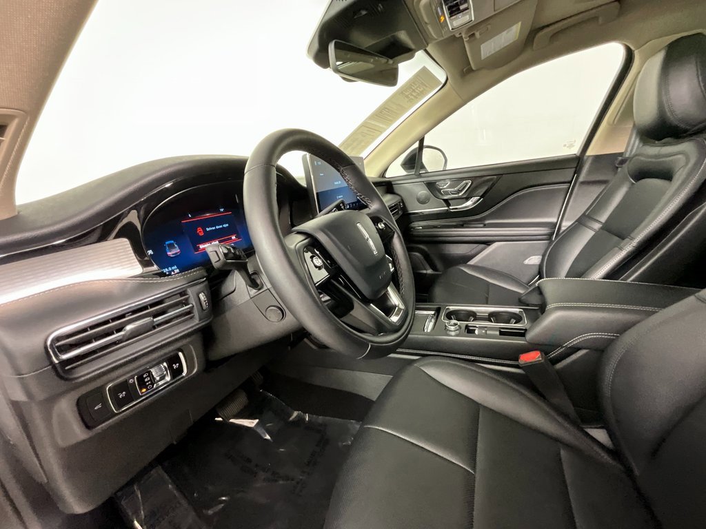 Used 2025 Lincoln Corsair FWD w/ Equipment Group 101A image 15