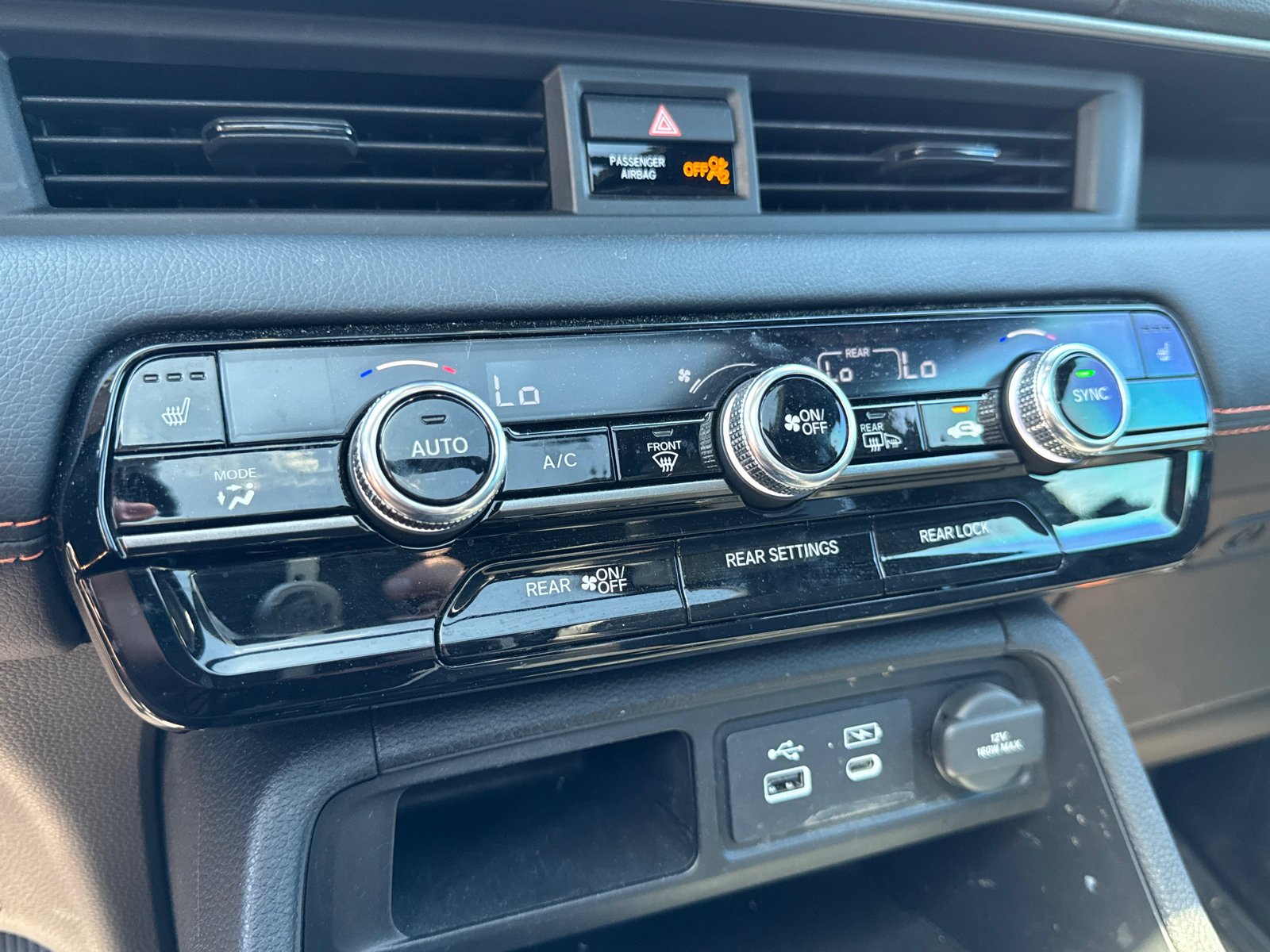 Used 2025 Honda Pilot TrailSport image 33