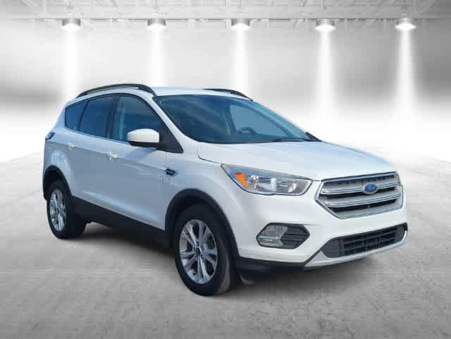 Used 2018 Ford Escape SE w/ SE Sync 3 Package AWD/4WD image 2