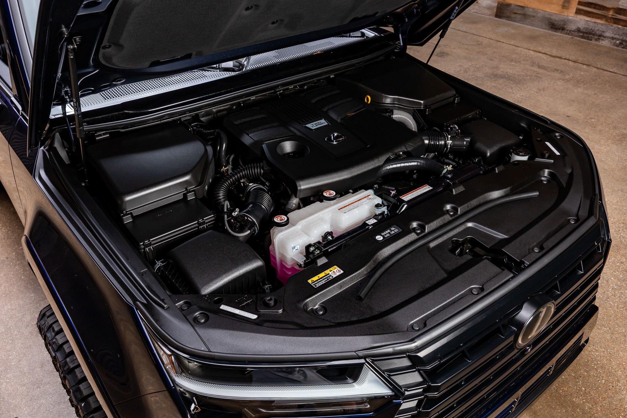 Used 2025 Lexus GX 550 w/ Accessory Package (2T) image 40