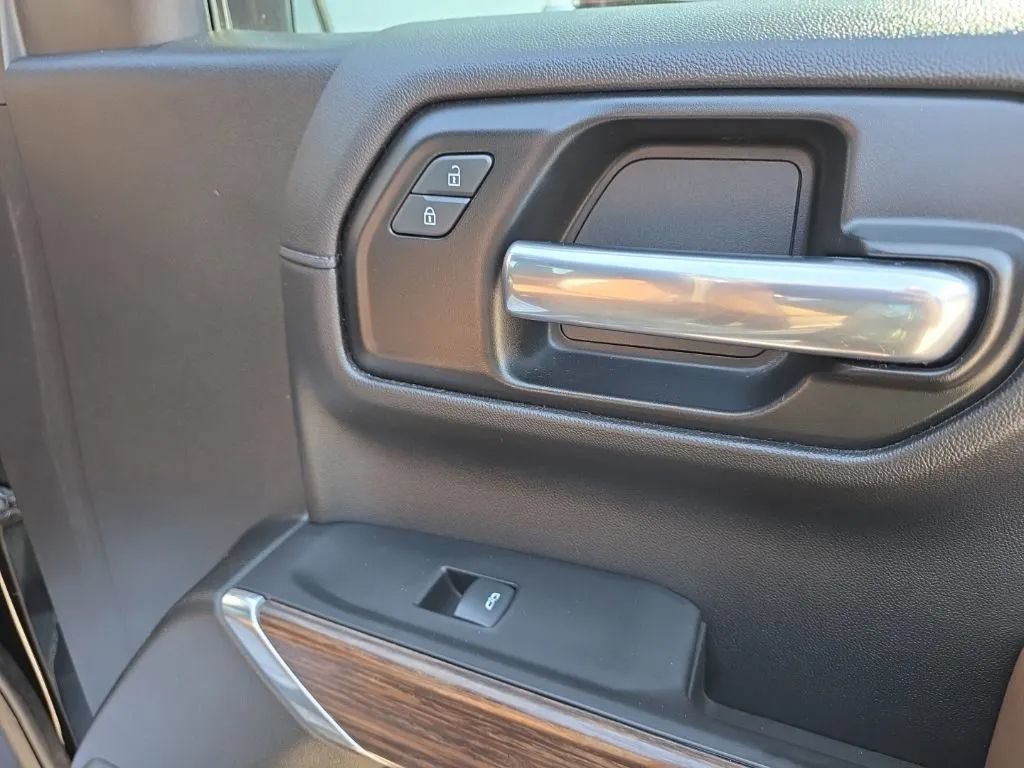 Used 2020 Chevrolet Silverado 1500 High Country w/ Technology Package AWD/4WD image 22