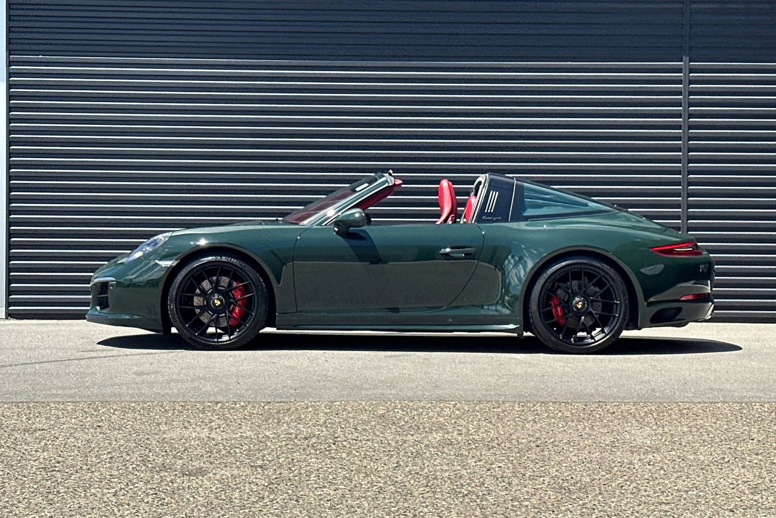 Certified 2019 Porsche 911 Targa 4 GTS AWD/4WD image 2