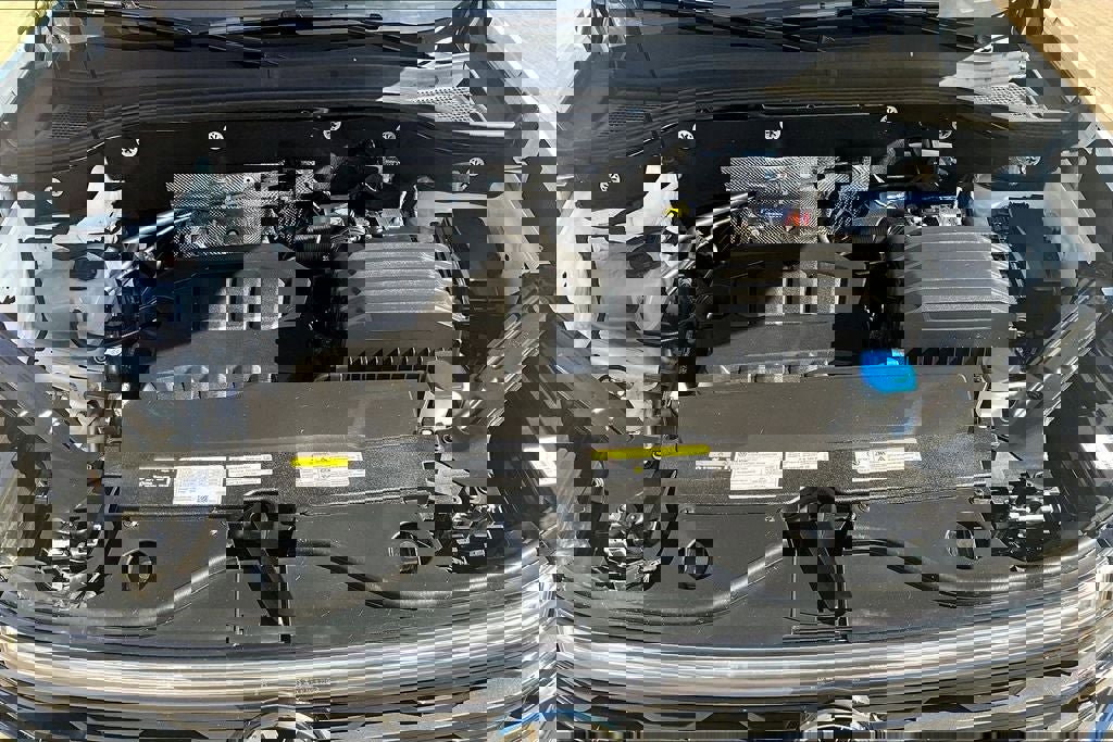 Certified 2024 Volkswagen Atlas SEL Premium R-Line image 9