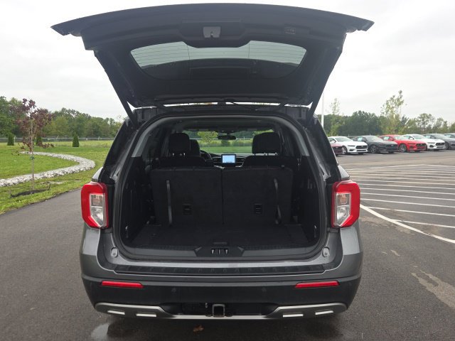 Used 2023 Ford Explorer XLT w/ Equipment Group 202A AWD/4WD image 9