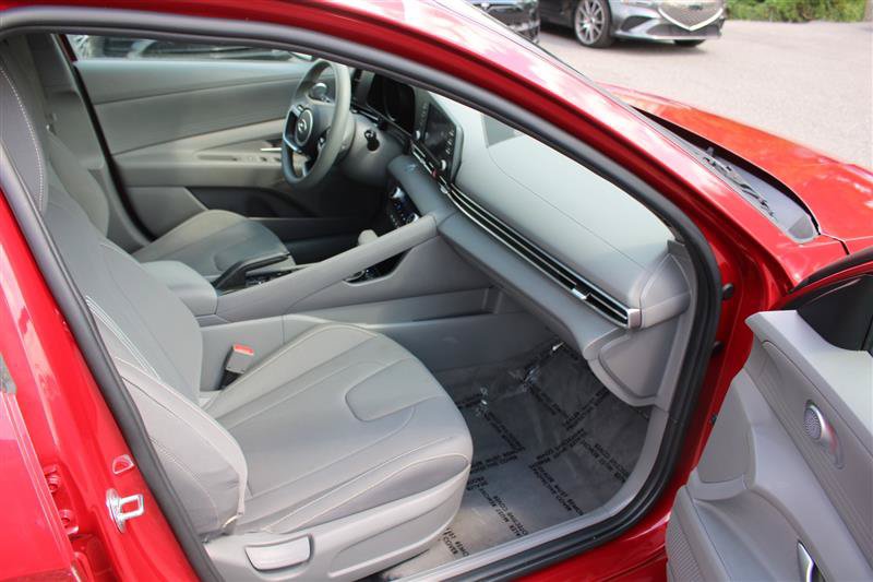 Used 2021 Hyundai Elantra SEL w/ Cargo Package FWD image 8
