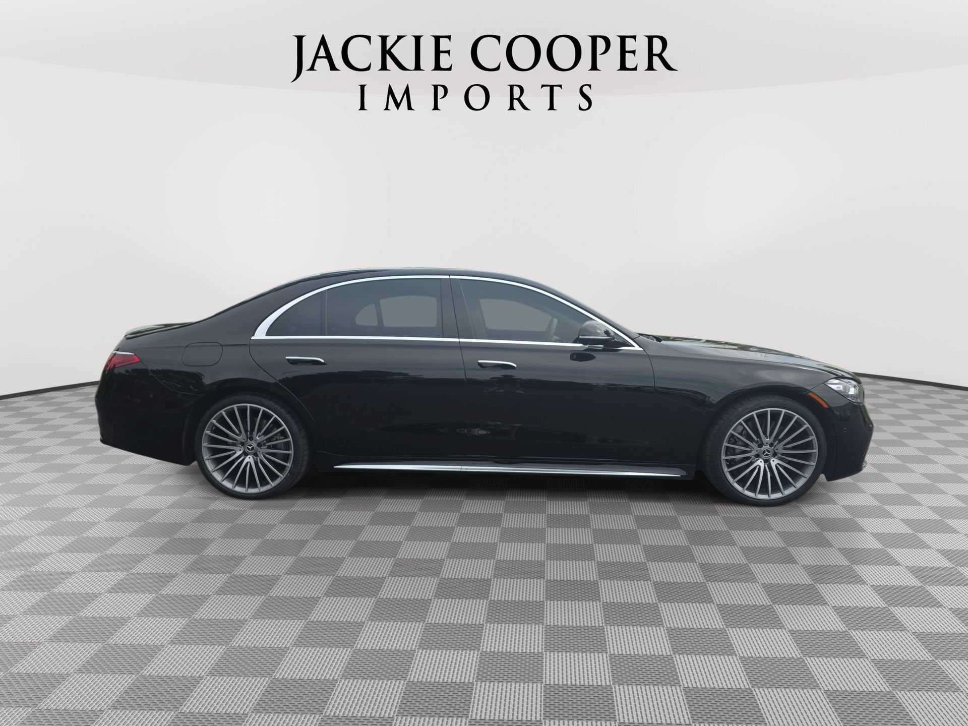 Used 2024 Mercedes-Benz S 580 4MATIC Sedan image 4