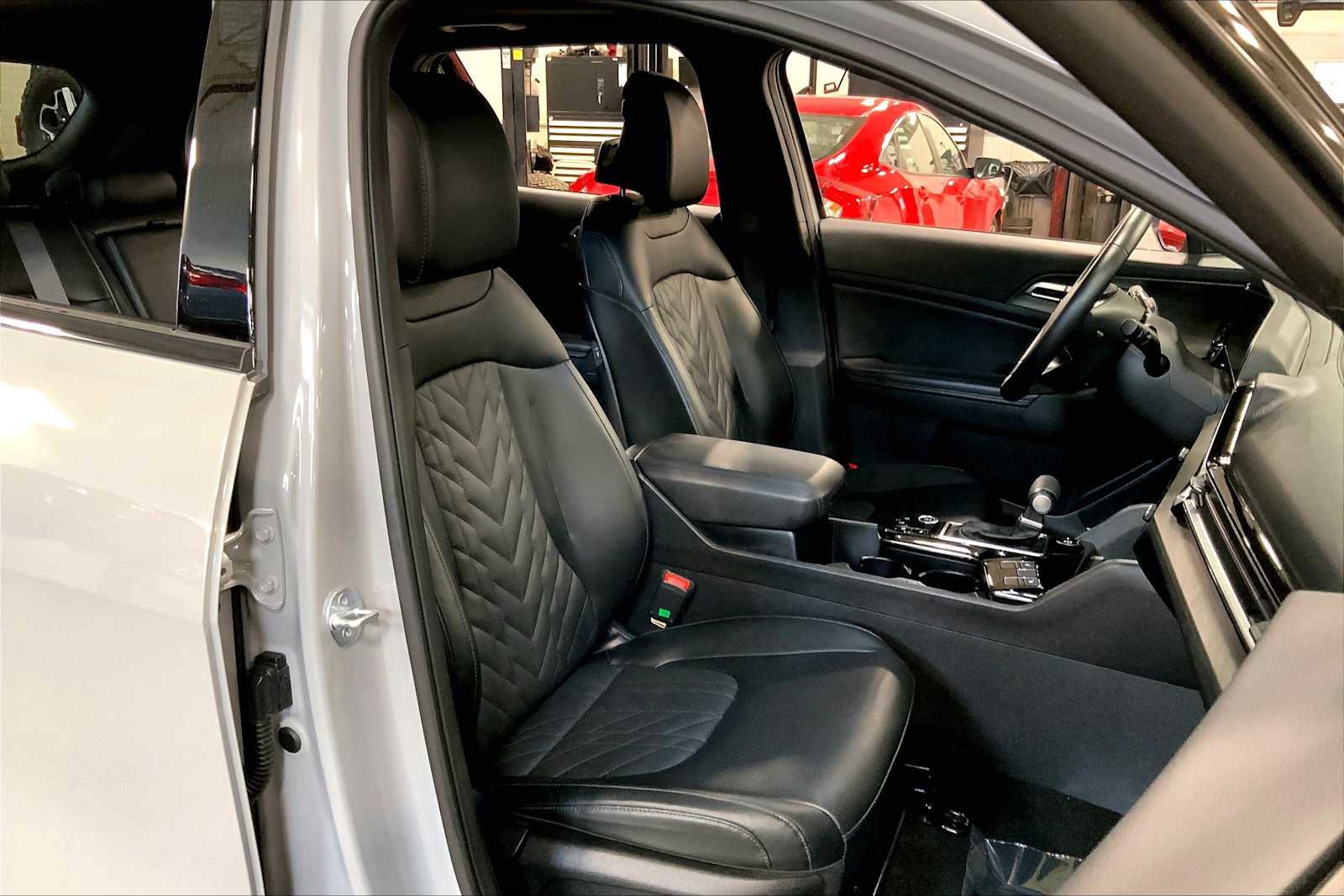 Used 2024 Kia Sportage X-Line w/ X-Line Premium Package image 8