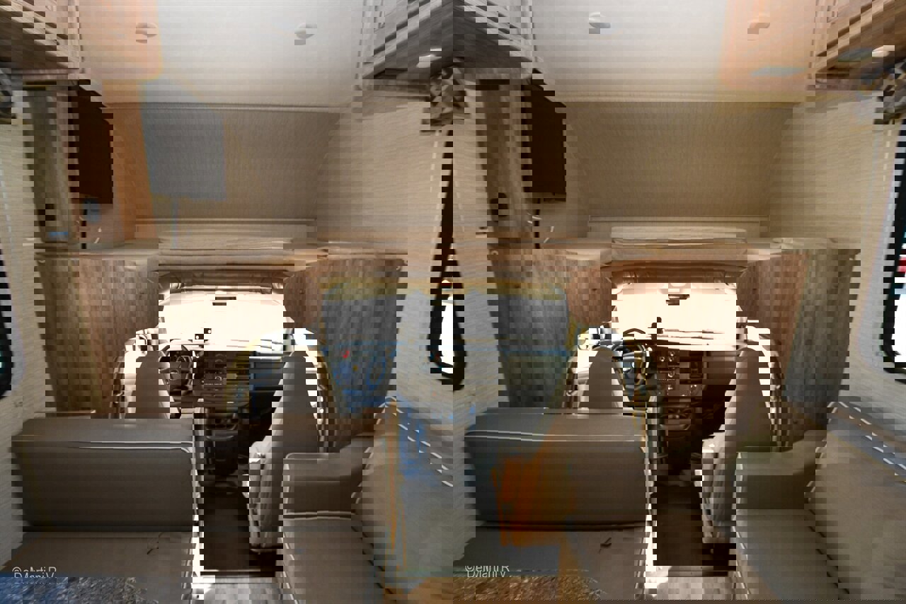 Used 2018 Chevrolet Express 4500 w/ RV Package RWD image 16