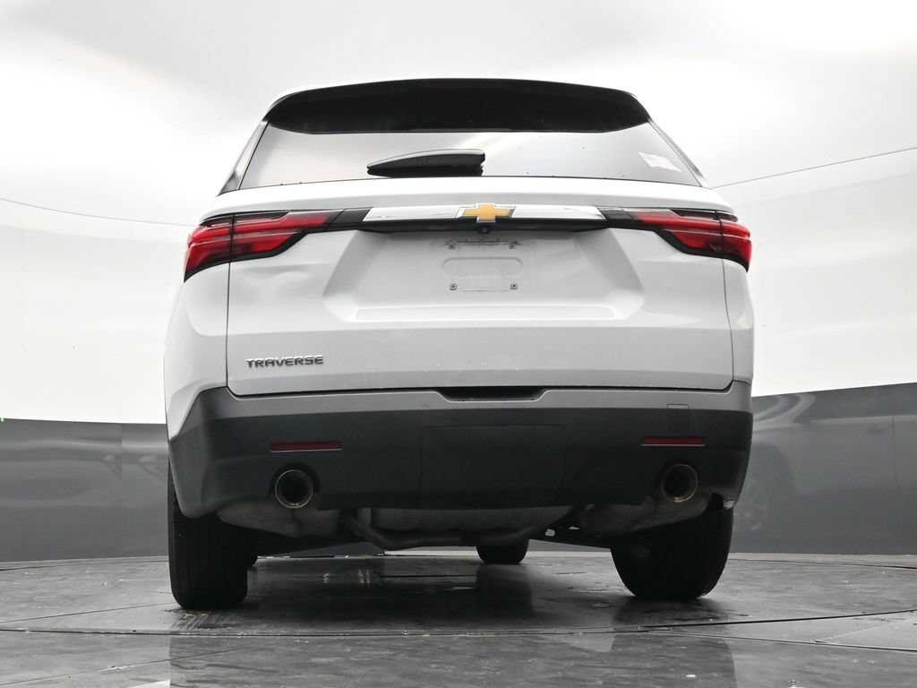 Used 2023 Chevrolet Traverse LS FWD image 22