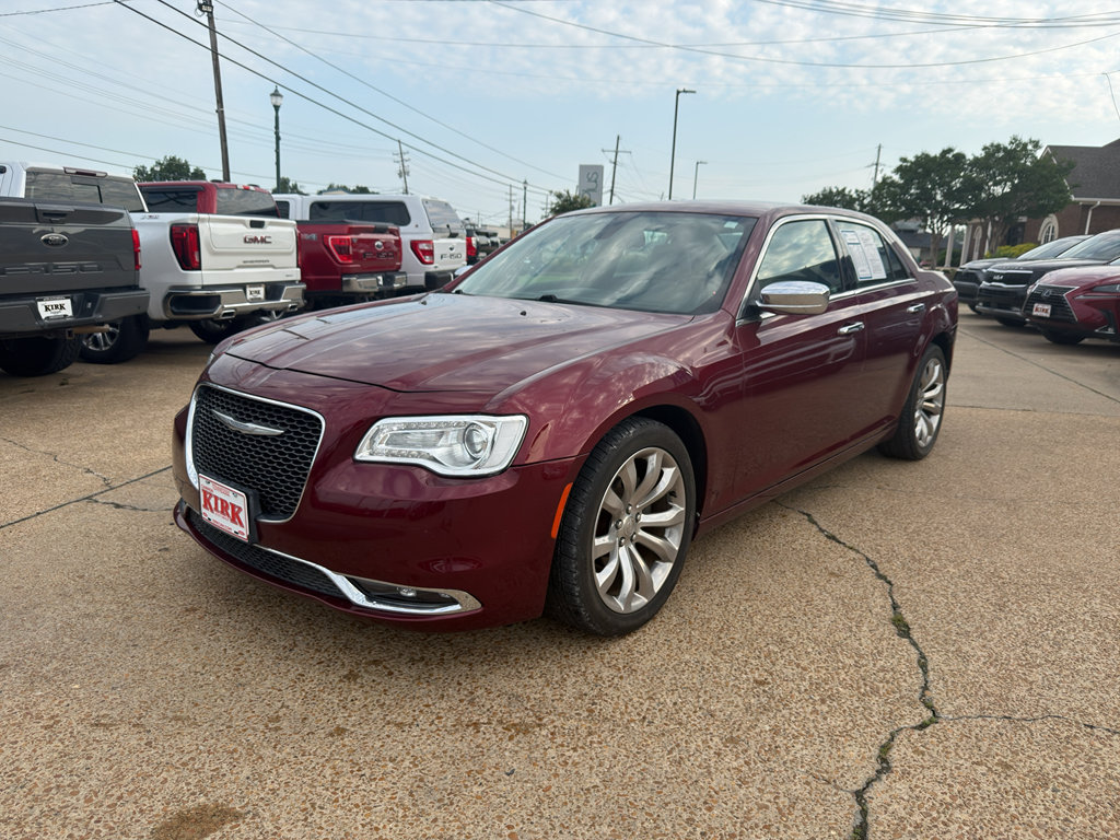 Used 2018 Chrysler 300 Limited RWD image 1