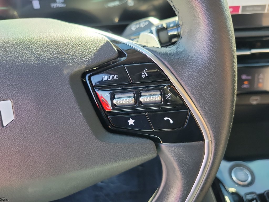 Used 2023 Kia Niro EX FWD image 27