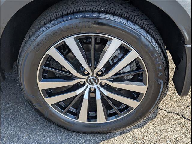 Used 2024 Nissan Pathfinder Platinum w/ Cargo Package image 26