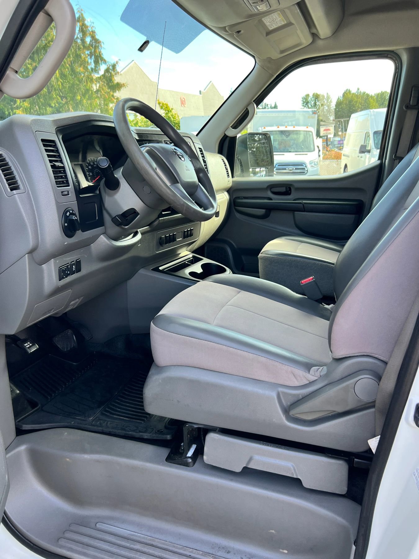 Used 2015 Nissan NV 2500 S w/ Power Package image 9