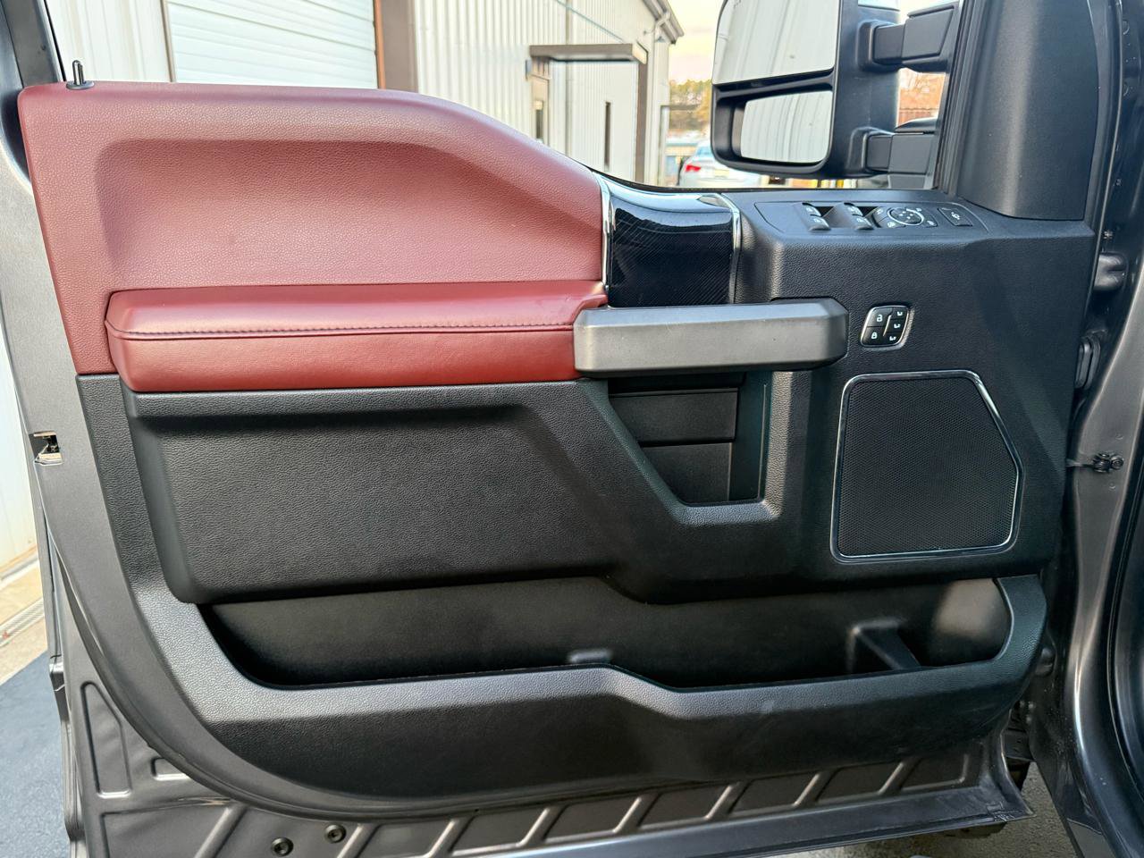 Used 2021 Ford F250 Platinum w/ FX4 Off-Road Package image 16