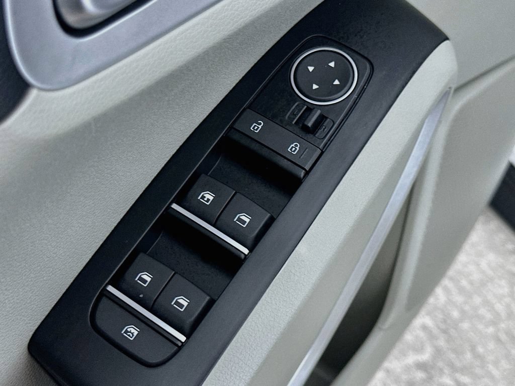 Used 2025 Kia Soul LX w/ LX Technology Package FWD image 20