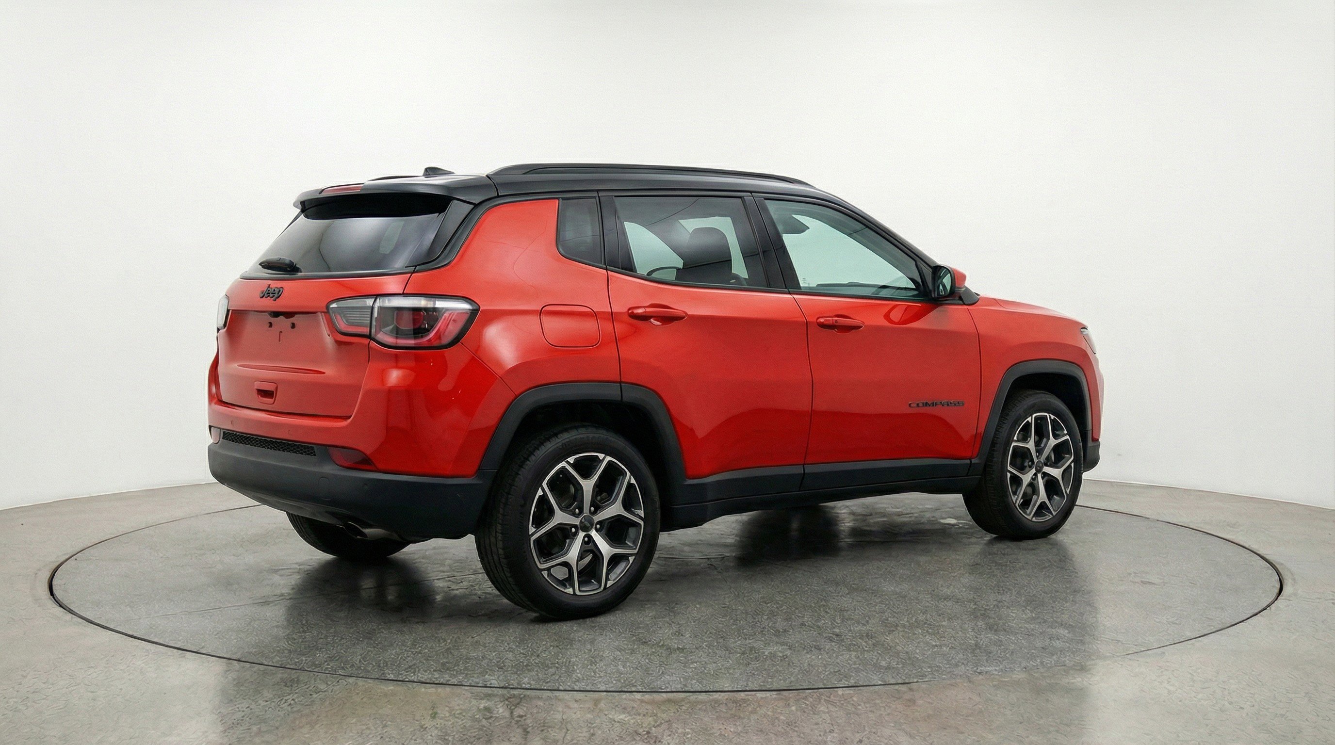 Used 2025 Jeep Compass Limited image 9