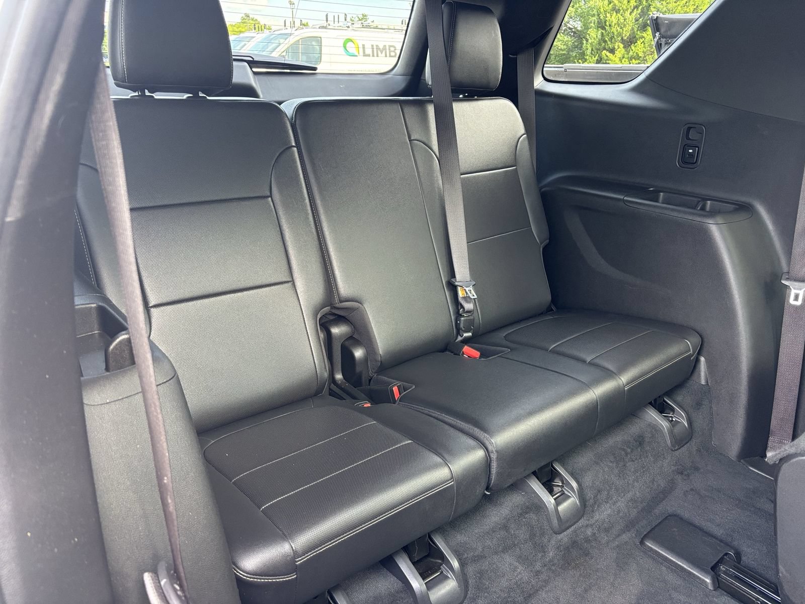 Used 2022 Chevrolet Traverse Premier w/ Redline Edition FWD image 11