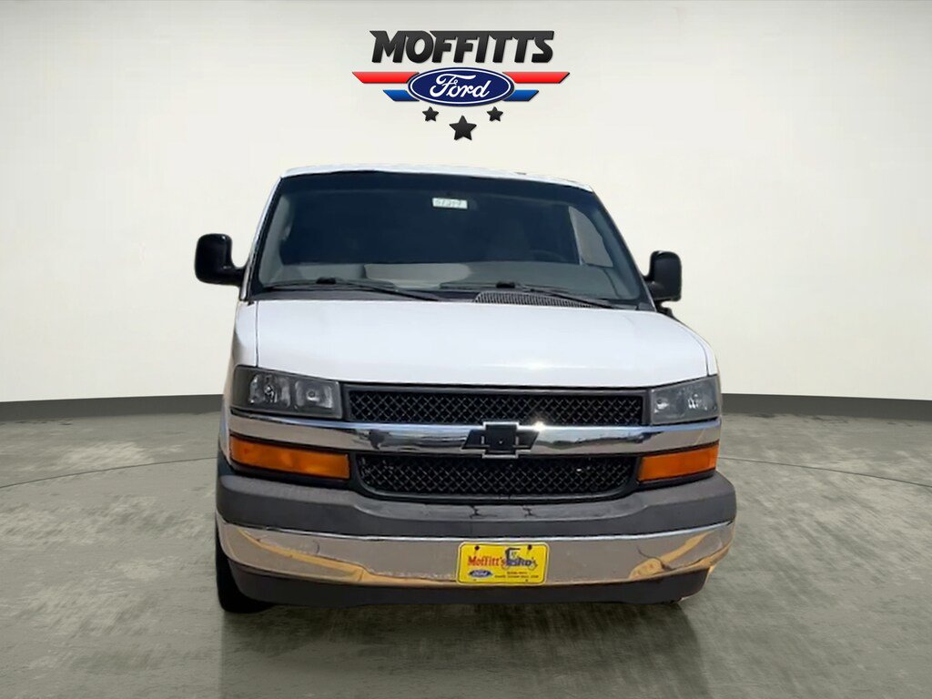 Used 2017 Chevrolet Express 3500 LT w/ LT Preferred Equipment Group RWD image 8