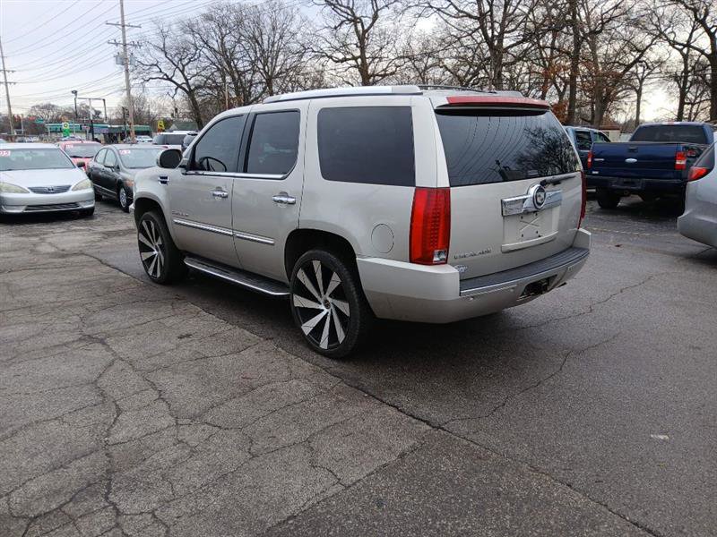 Used 2007 Cadillac Escalade AWD w/ Information Package image 6