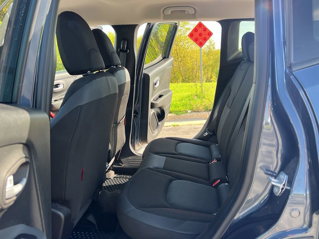 Used 2023 Jeep Renegade Trailhawk image 37