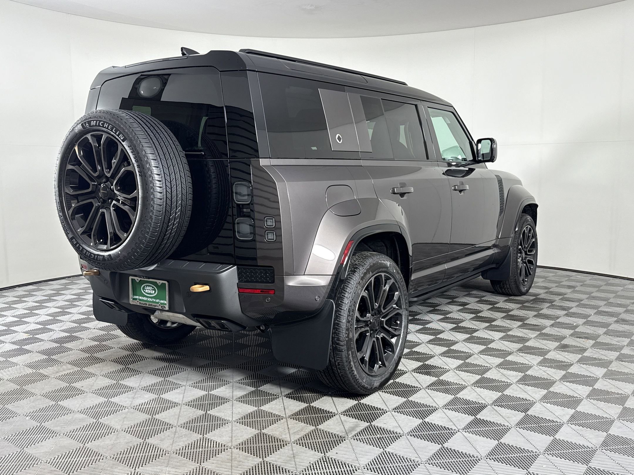 New 2026 Land Rover Defender 110 OCTA image 9