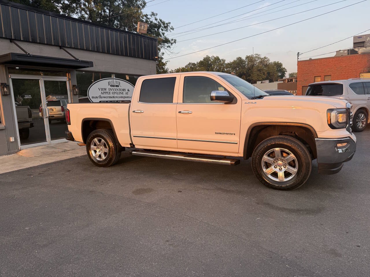 Used 2017 GMC Sierra 1500 SLT AWD/4WD image 6