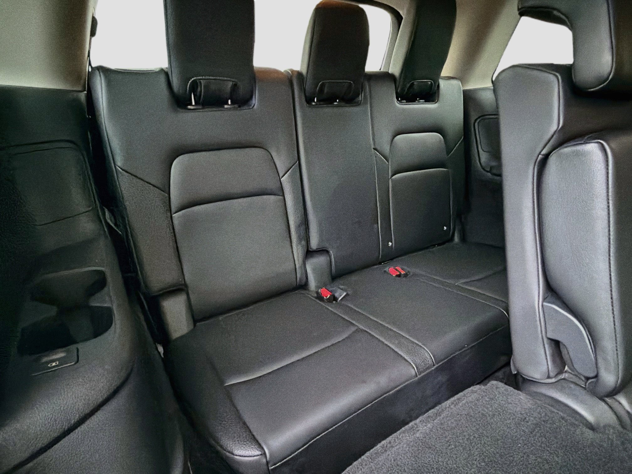Used 2022 Nissan Pathfinder SL w/ SL Black Package FWD image 21