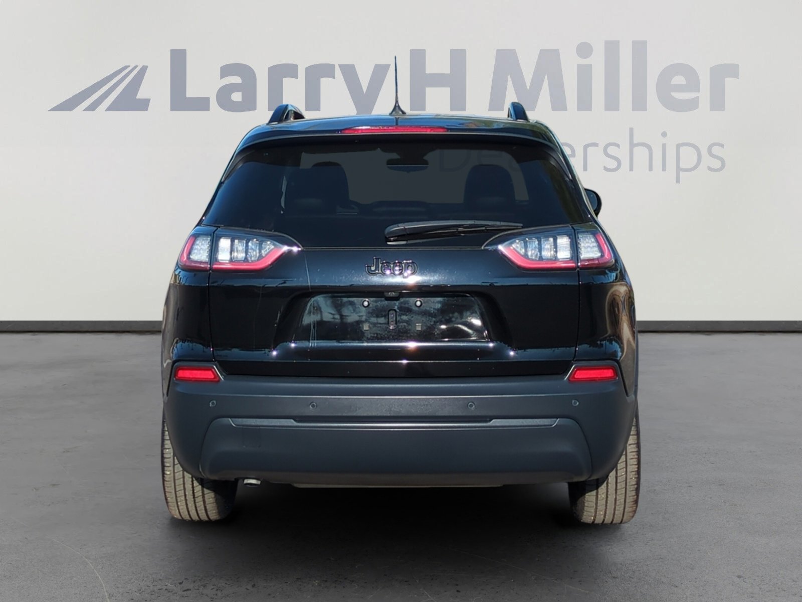 Used 2021 Jeep Cherokee Latitude Plus image 4