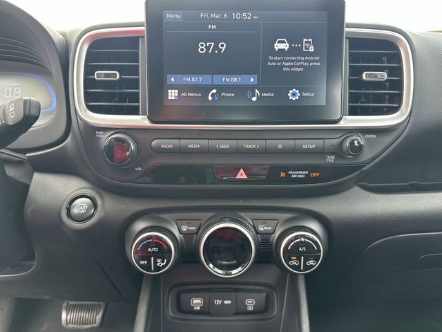 Used 2025 Hyundai Venue SEL image 22