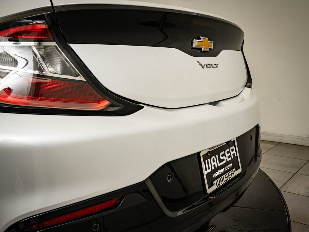 Used 2017 Chevrolet Volt Premier w/ Driver Confidence II Package FWD image 18
