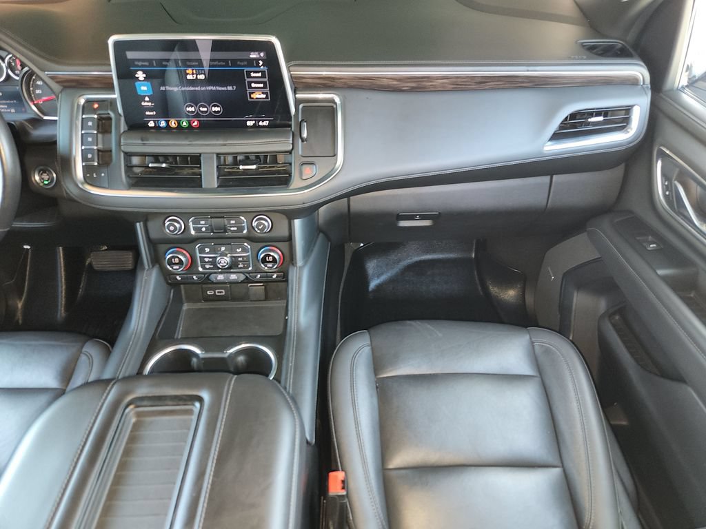 Used 2021 Chevrolet Tahoe Z71 w/ Luxury Package AWD/4WD image 18