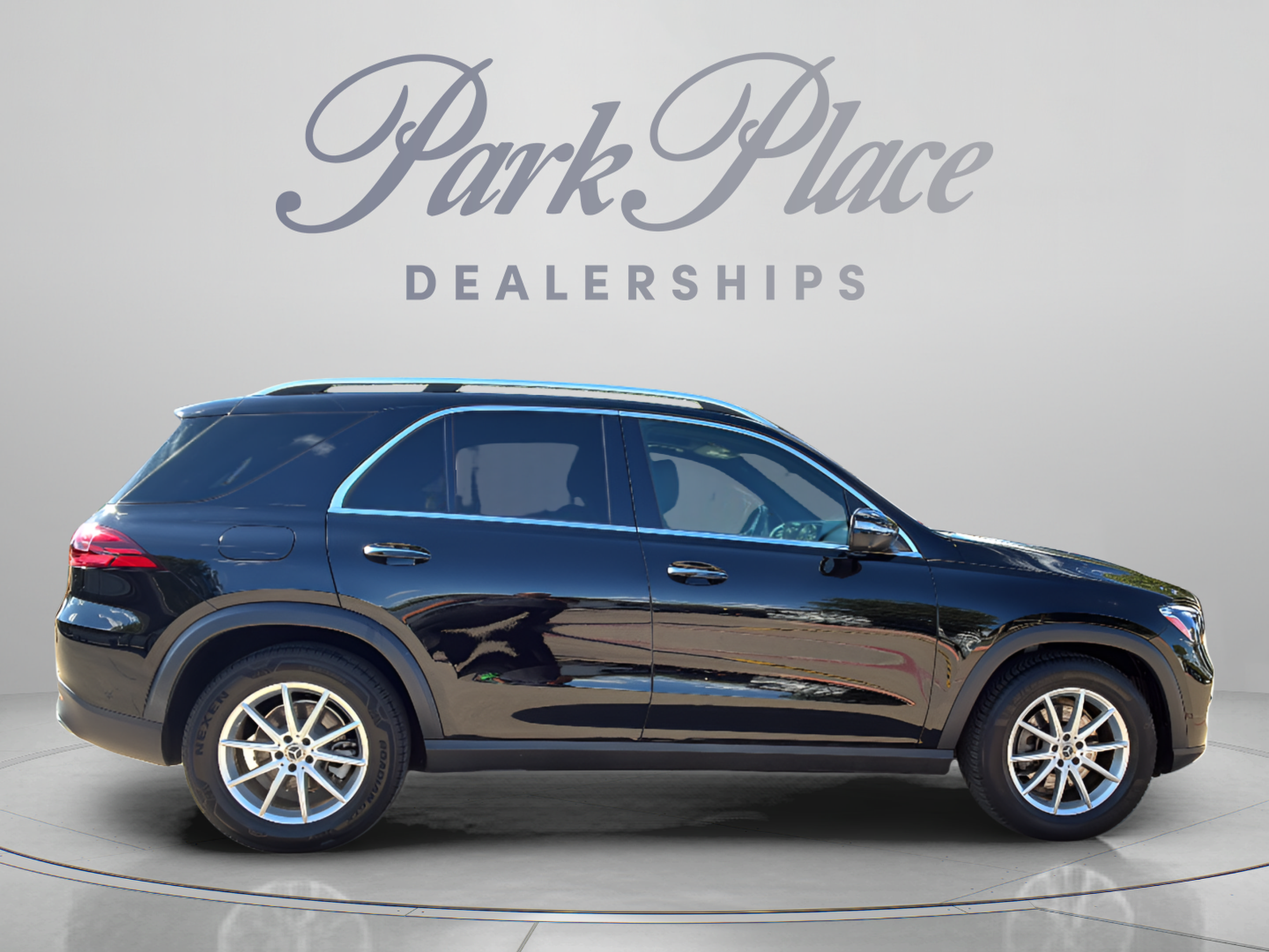 Used 2025 Mercedes-Benz GLE 350 4MATIC image 6