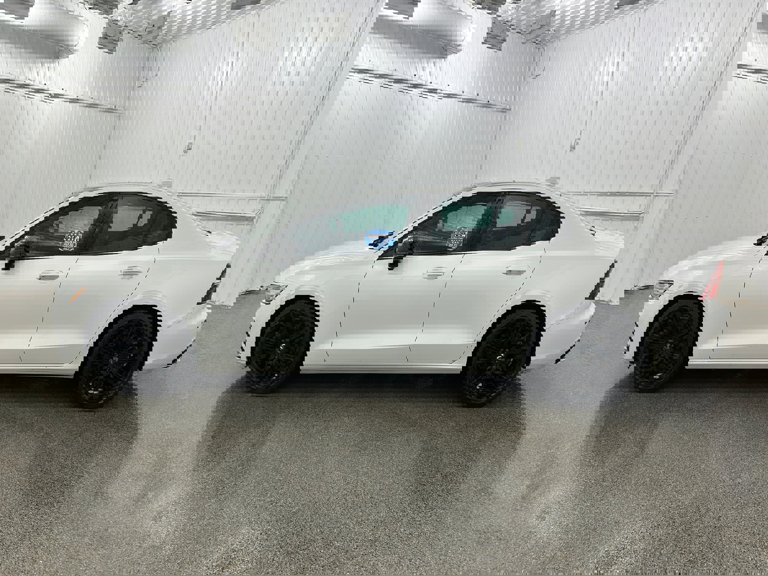 Used 2019 Volvo S60 T6 R-Design image 19