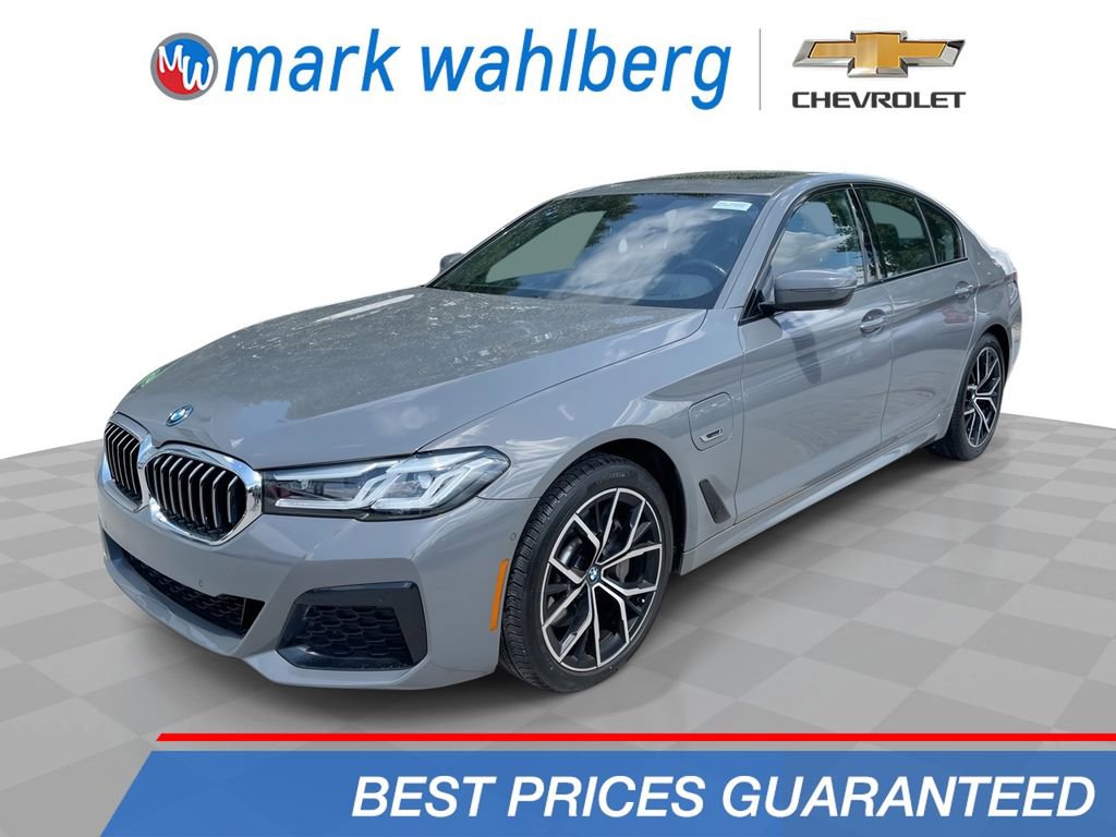 Used 2022 BMW 530e xDrive w/ Premium Package AWD/4WD image 1