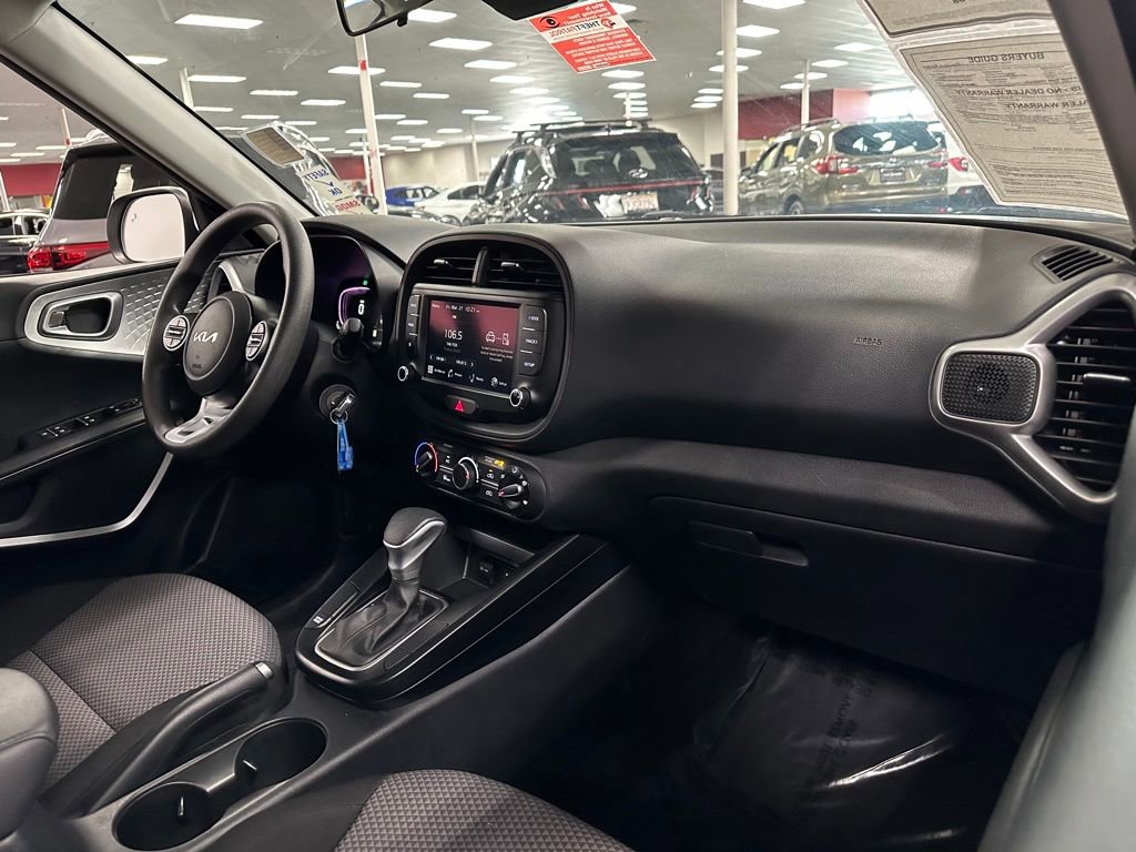 Used 2024 Kia Soul LX w/ Option Group 015 image 31
