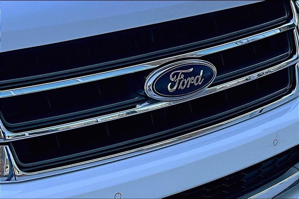Used 2017 Ford Expedition EL Limited RWD image 29