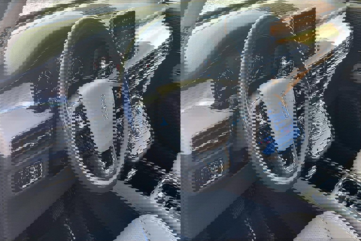 Used 2020 Lincoln Corsair AWD w/ Equipment Group 101A image 18