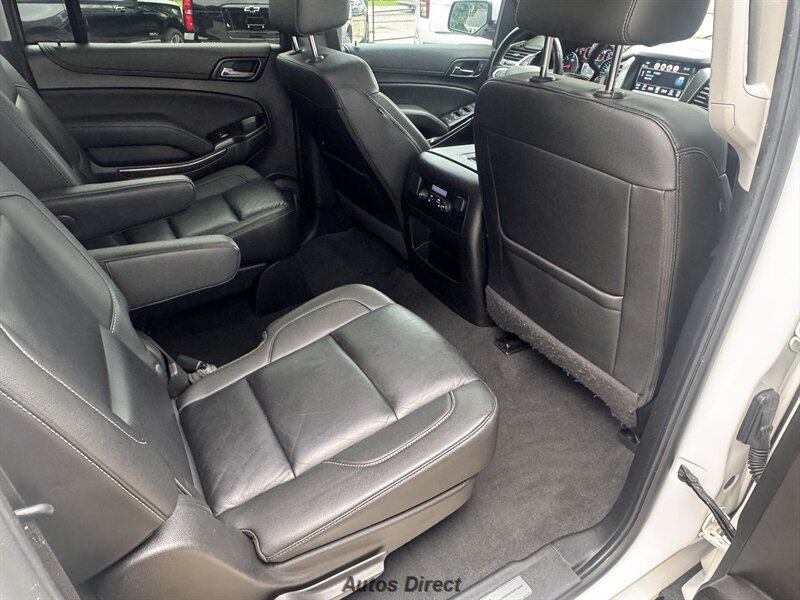 Used 2019 Chevrolet Suburban LT w/ Luxury Package RWD image 28