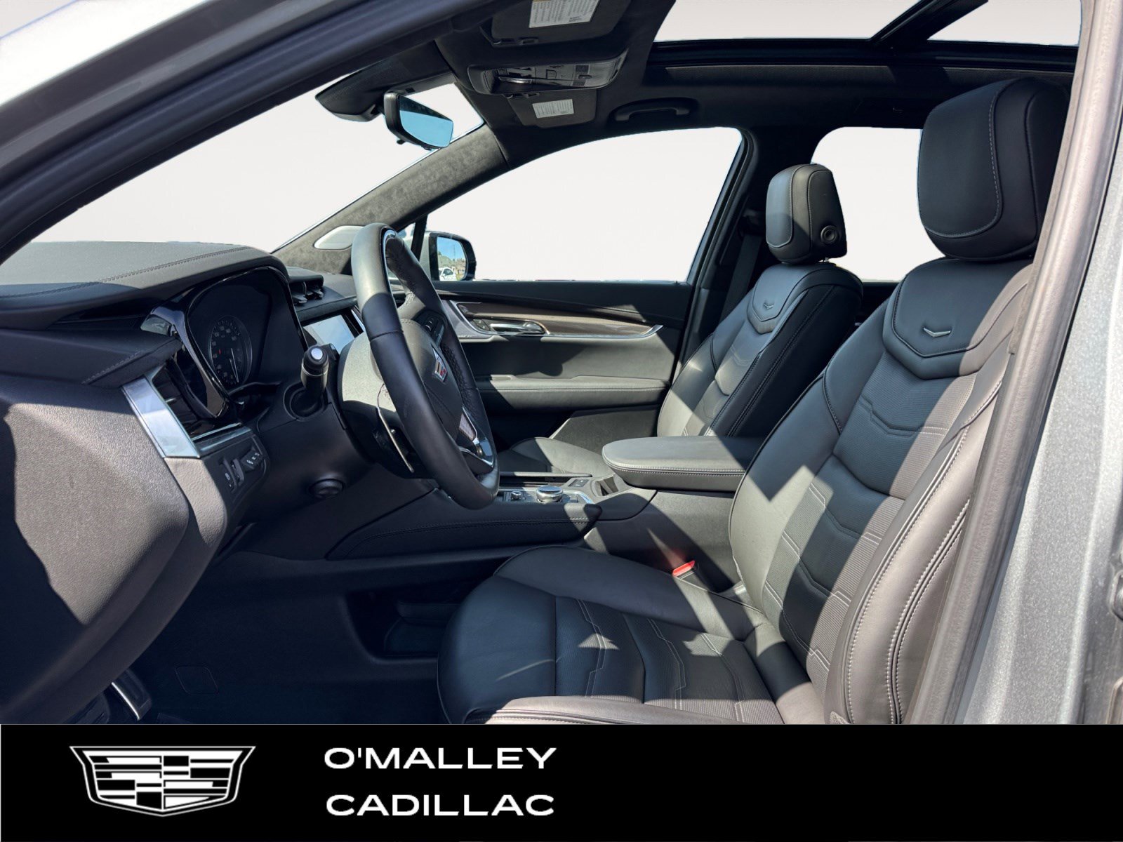 Certified 2025 Cadillac XT6 Sport w/ Platinum Package AWD/4WD image 10