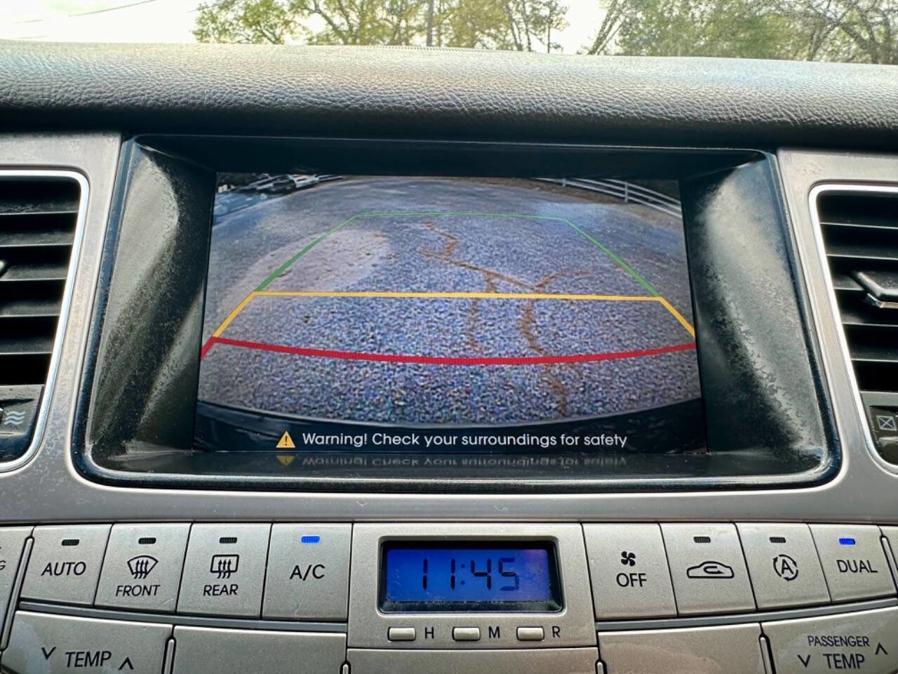 Used 2012 Hyundai Genesis 4.6 image 25