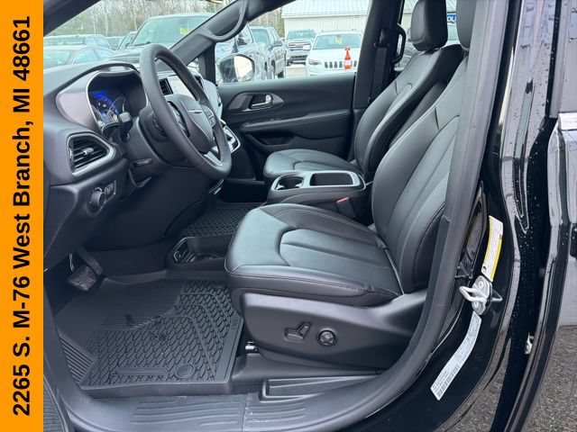 New 2026 Chrysler Voyager LX FWD image 12