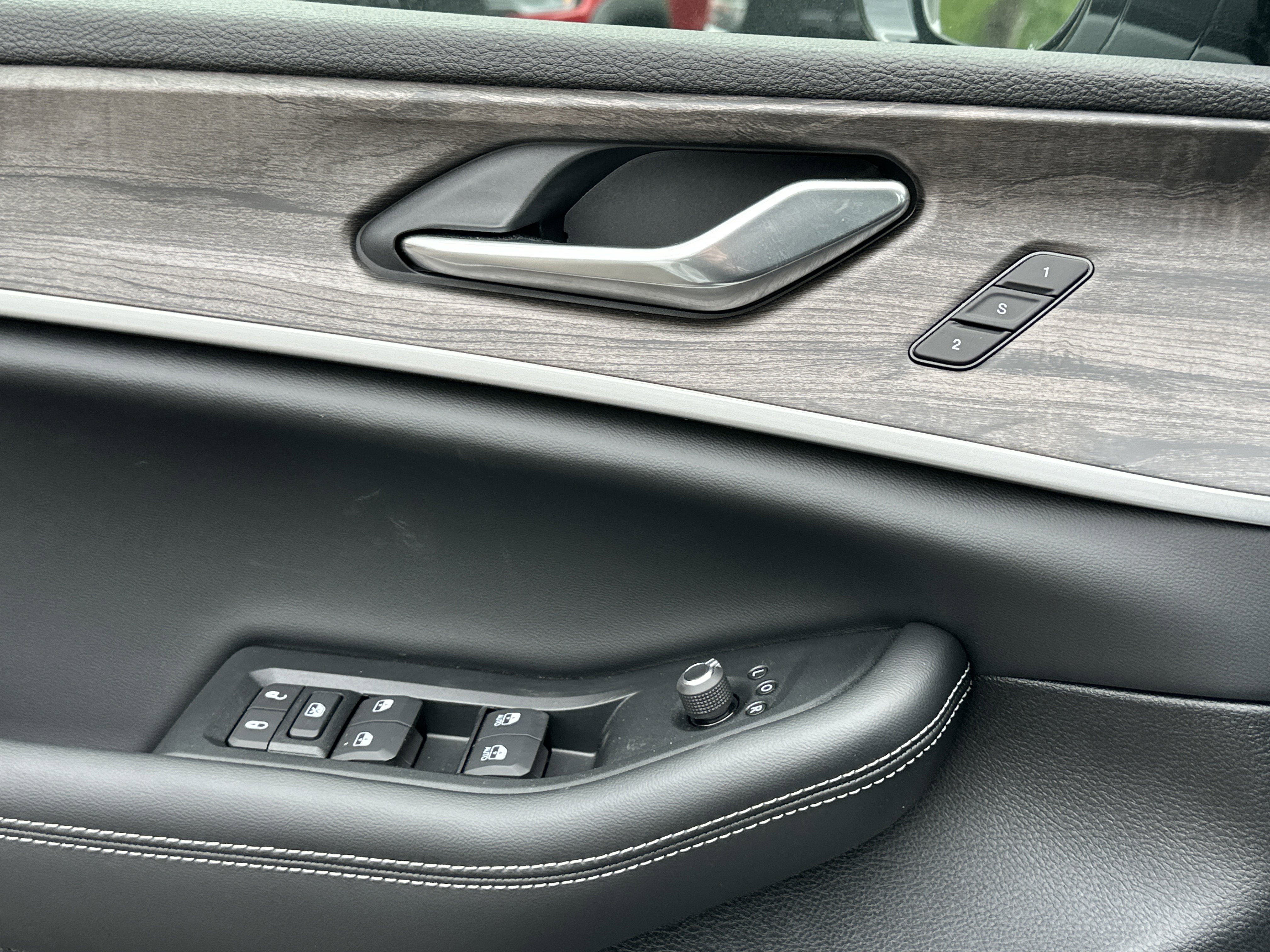New 2026 Jeep Grand Cherokee L Limited AWD/4WD image 11