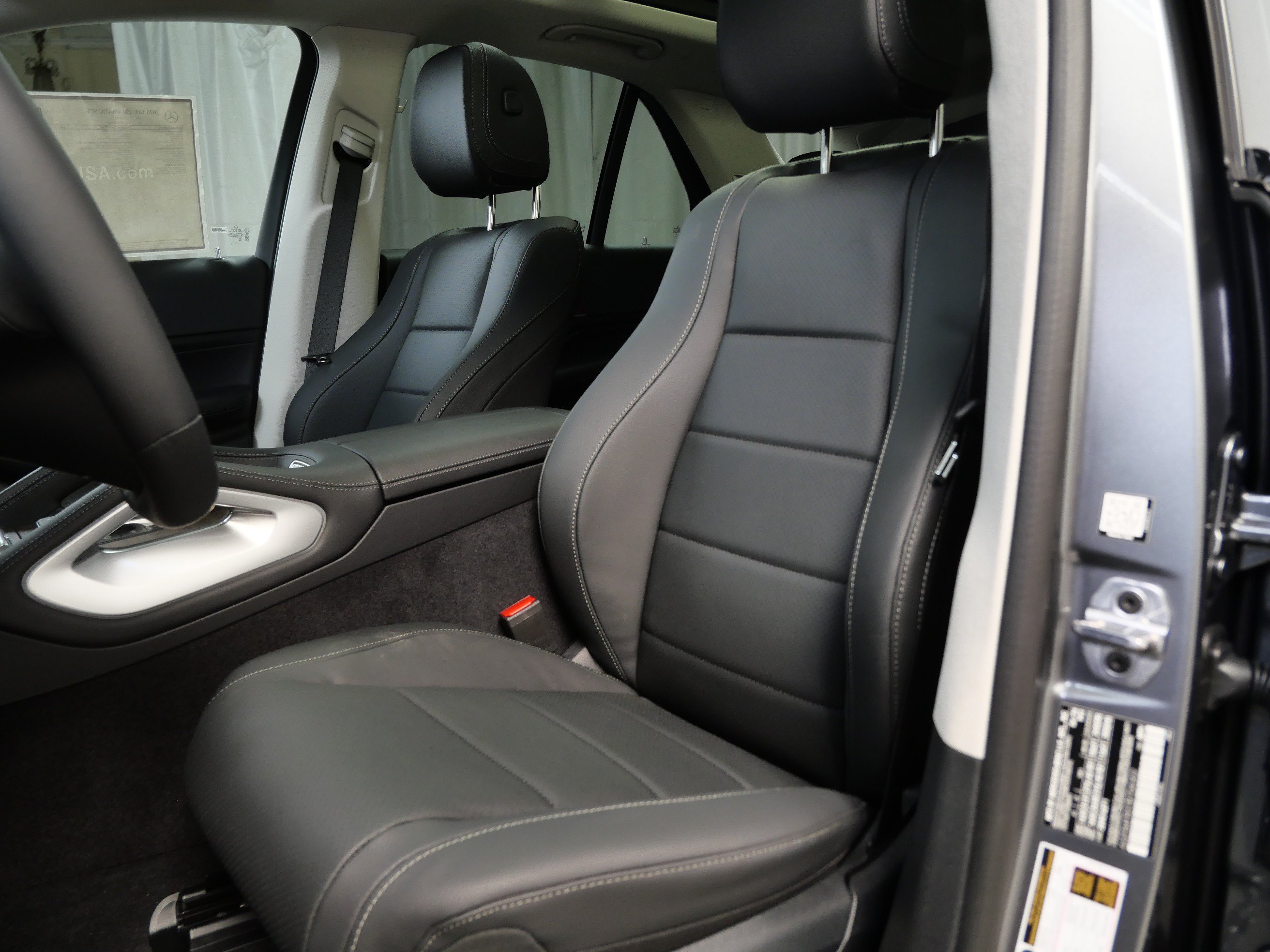 New 2026 Mercedes-Benz GLE 350 4MATIC image 3