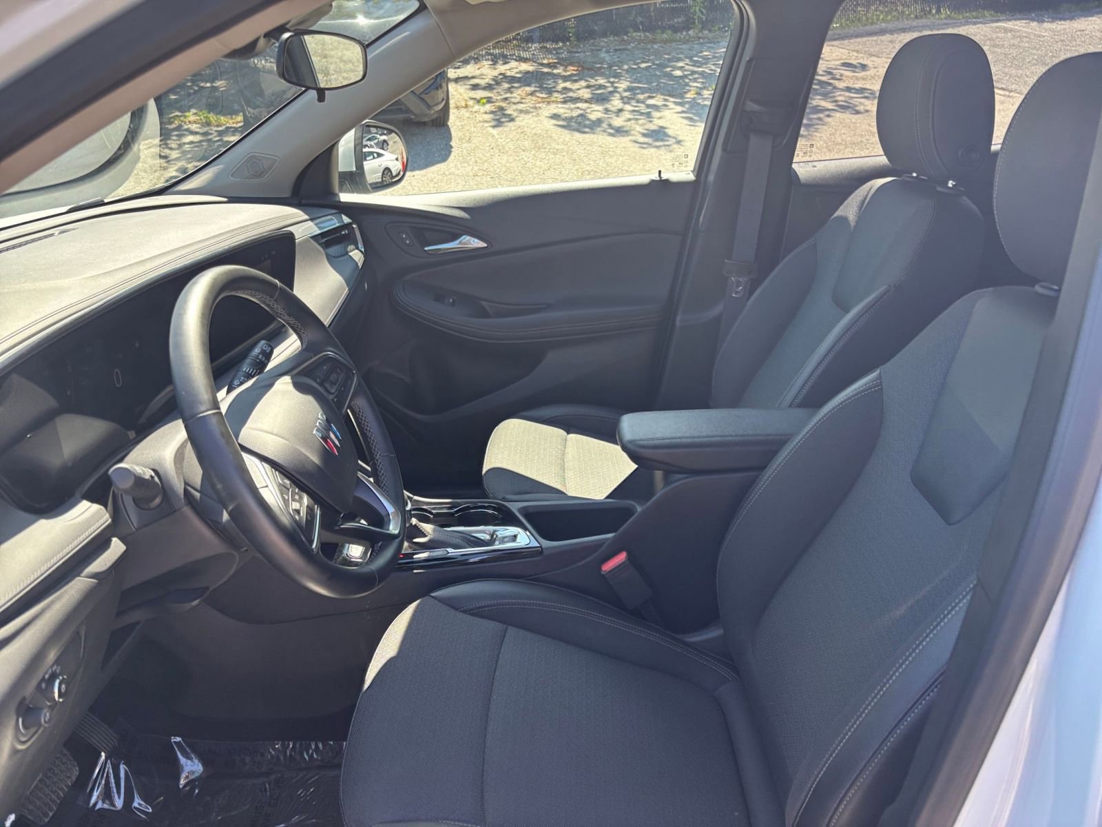 Used 2025 Buick Encore GX Preferred AWD/4WD image 22