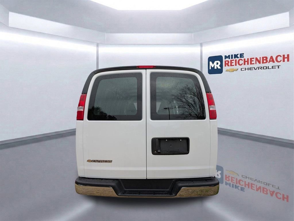 New 2025 Chevrolet Express 2500 Work Van 3D Extended Cargo Van w/ Driver Convenience Package image 5