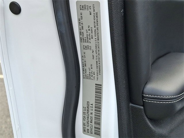 Used 2024 Jeep Grand Cherokee Altitude image 18